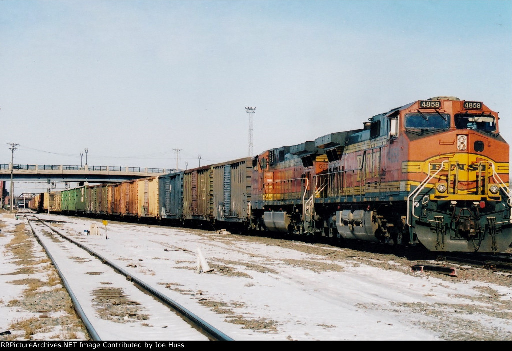 BNSF 4858 West